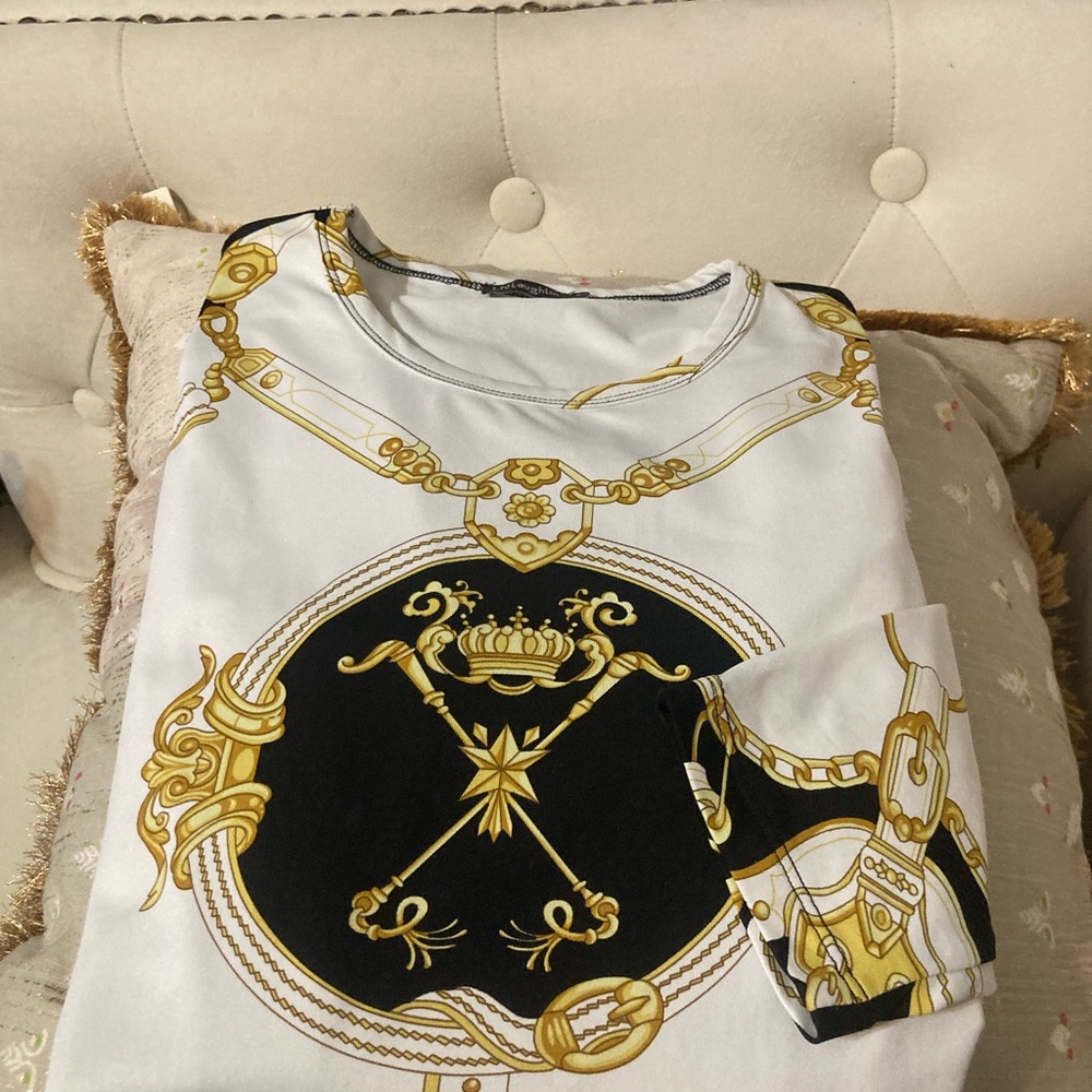 J.McLaughlin Catalina Cloth Medallion Chain Equestrian Crown Print Resort Top - Picture 8 of 16